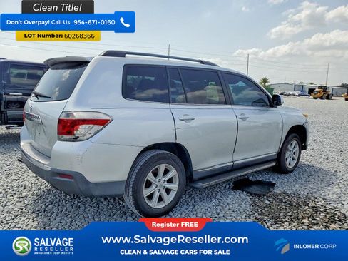 Used 2013 Toyota Highlander Plus FWD image 4