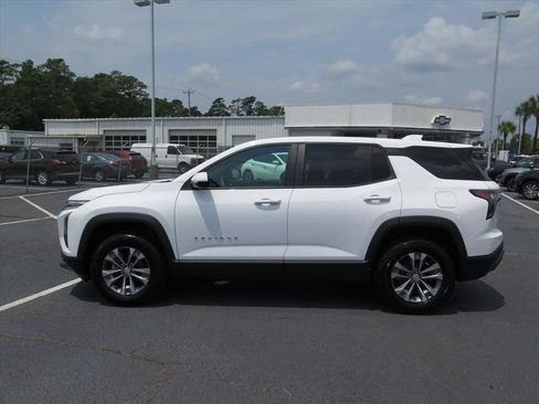 Used 2026 Chevrolet Equinox LT FWD image 6