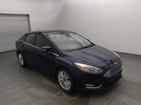 Used 2017 Ford Focus Titanium w/ Titanium Technology Package FWD image 13