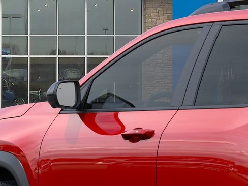 New 2026 Chevrolet Equinox LT w/ Convenience Package II FWD image 12