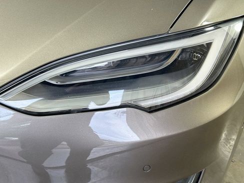 Used 2016 Tesla Model S 70 RWD image 37
