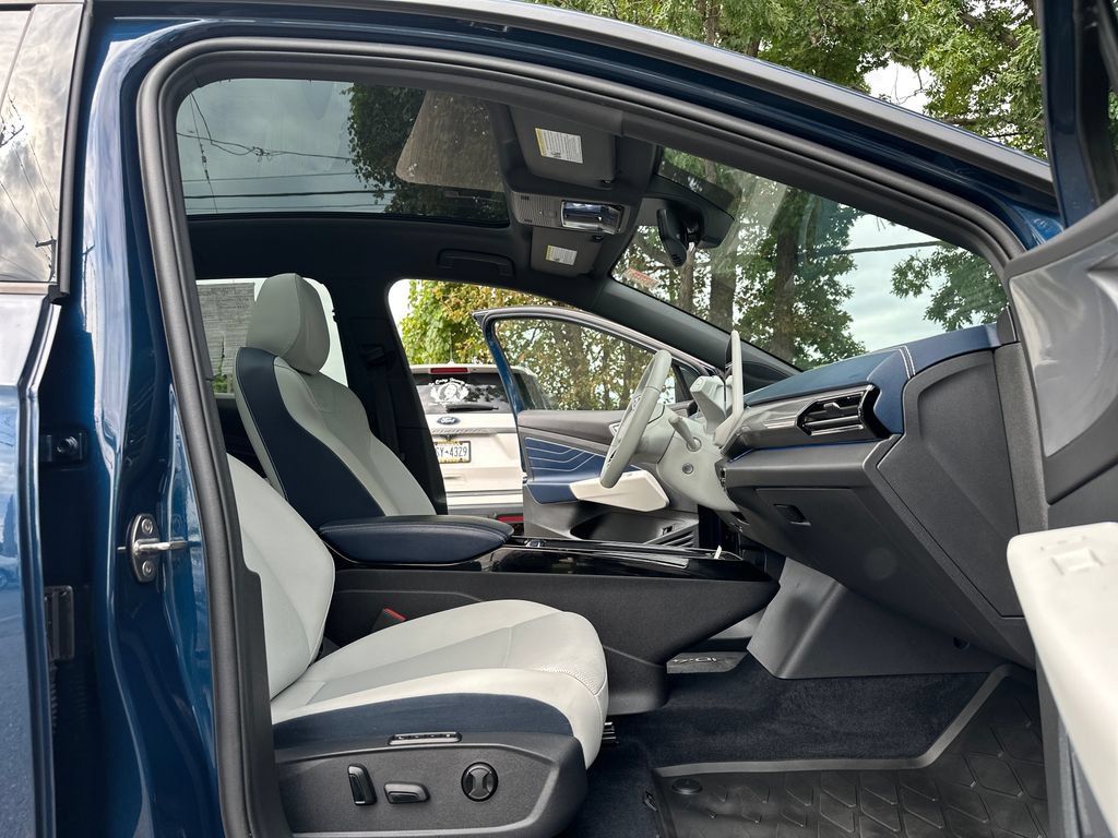 Used 2023 Volkswagen ID.4 S RWD image 20