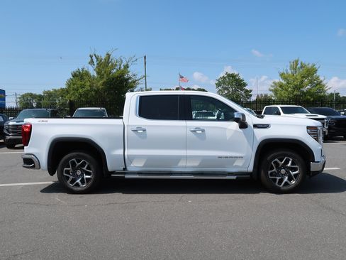 Used 2024 GMC Sierra 1500 SLT w/ SLT Premium Package AWD/4WD image 11