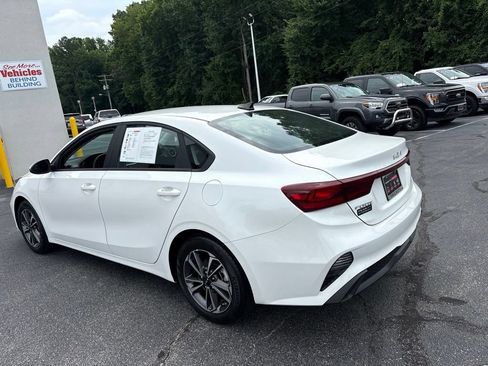 Used 2024 Kia Forte LXS w/ LXS Technology Package FWD image 5