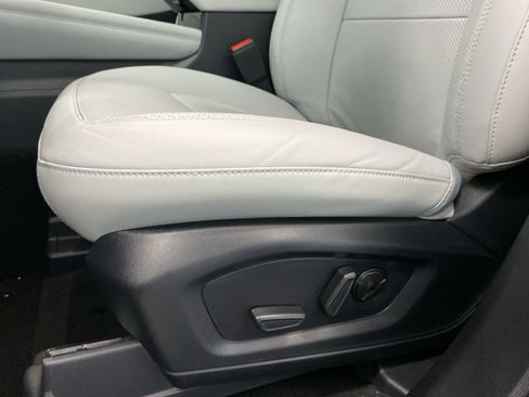 New 2026 Ford Explorer Platinum w/ LUX Leather Package AWD/4WD image 24