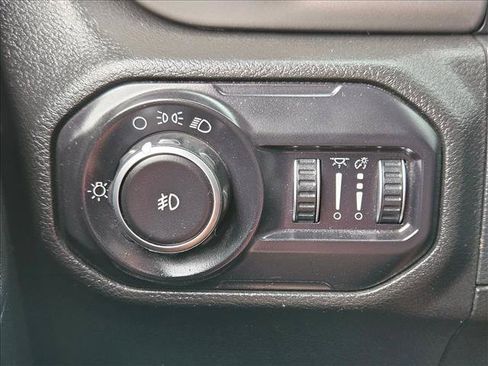 Used 2018 Jeep Wrangler Unlimited Sport AWD/4WD image 12