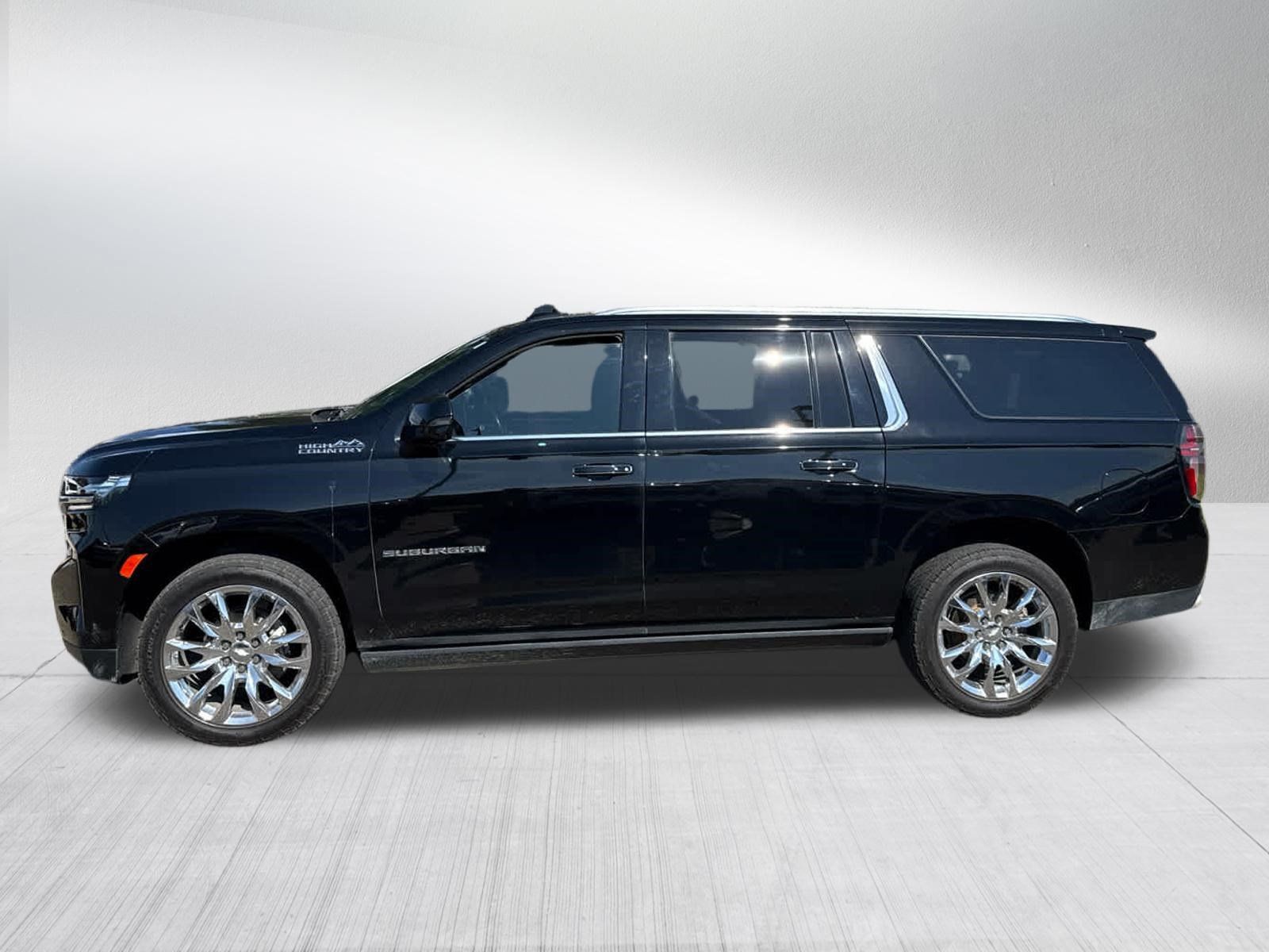 Used 2021 Chevrolet Suburban High Country w/ Premium Package AWD/4WD image 4