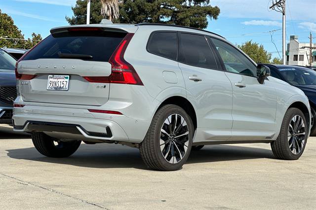 Used 2026 Volvo XC60 B5 Plus w/ Climate Package AWD/4WD image 3