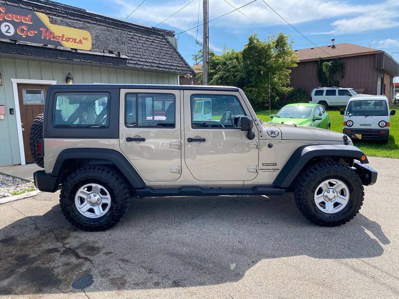 Used 2018 Jeep Wrangler Unlimited Sport AWD/4WD image 4