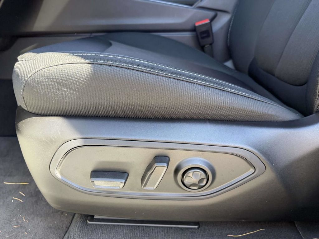 Used 2025 Jeep Grand Cherokee Laredo X w/ Luxury Tech Group I AWD/4WD image 26
