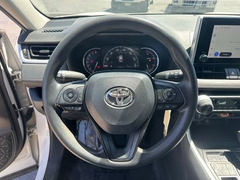 Used 2023 Toyota RAV4 LE AWD/4WD image 6