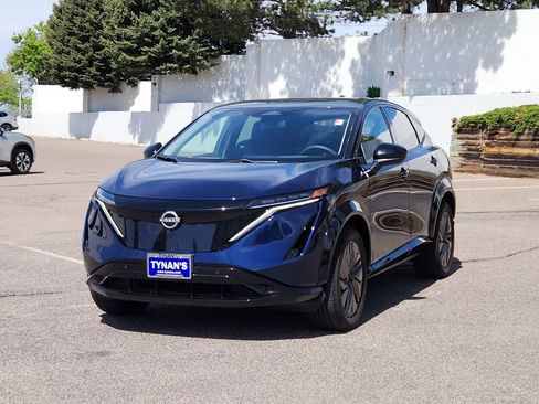 Used 2025 Nissan Ariya AWD image 3