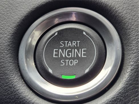 Used 2024 GMC Yukon AT4 w/ Technology Package AWD/4WD image 19