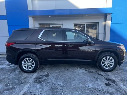 Used 2020 Chevrolet Traverse LT w/ Driver Confidence II Package image 4