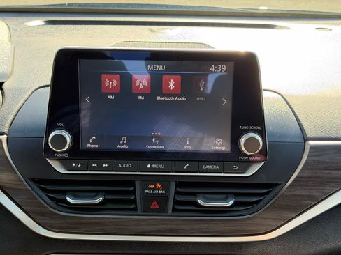 Used 2024 Nissan Altima 2.5 SV FWD image 55