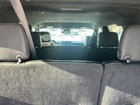 Used 2024 Chevrolet Suburban Premier AWD/4WD image 33