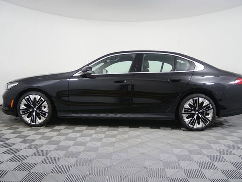 Certified 2024 BMW 530i image 6