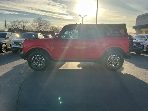 Used 2023 Ford Bronco Outer Banks image 2