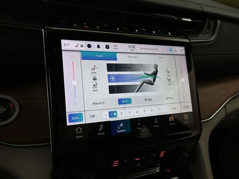 Used 2023 Jeep Grand Cherokee L Summit w/ Luxury Tech Group V image 21