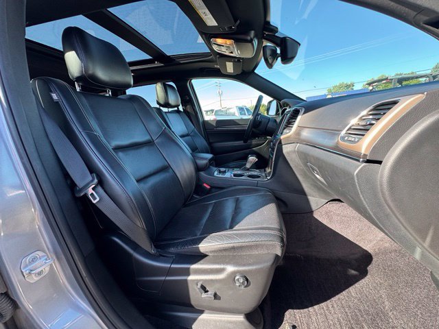 Used 2017 Jeep Grand Cherokee Limited w/ Luxury Group II AWD/4WD image 12
