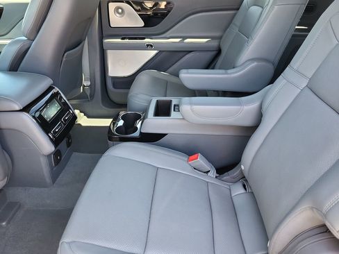 Used 2020 Lincoln Aviator Grand Touring w/ Equipment Group 302A AWD/4WD image 12