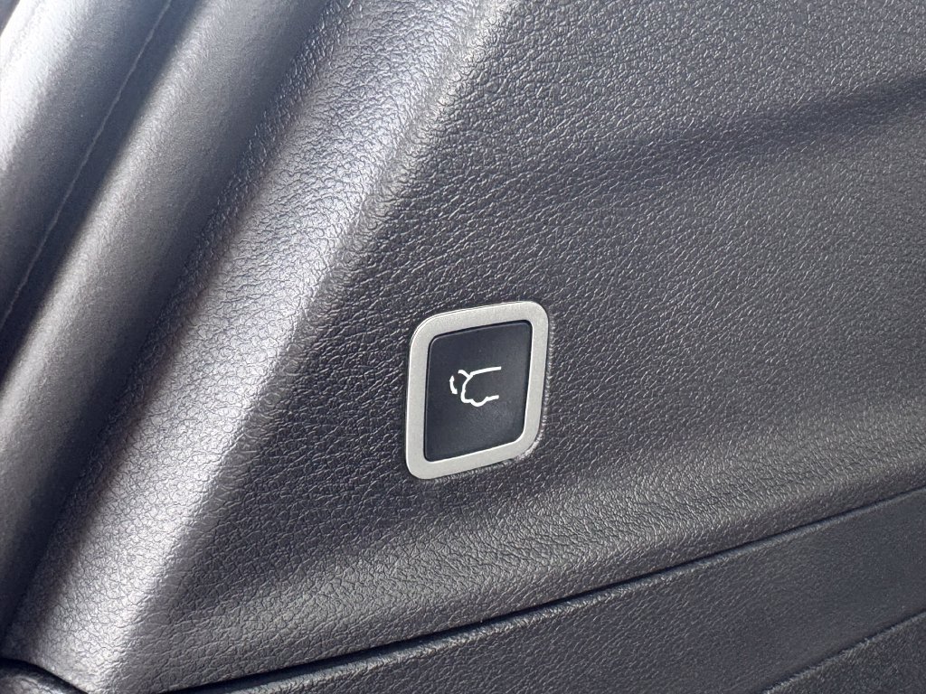 New 2026 Chrysler Pacifica Select FWD image 14
