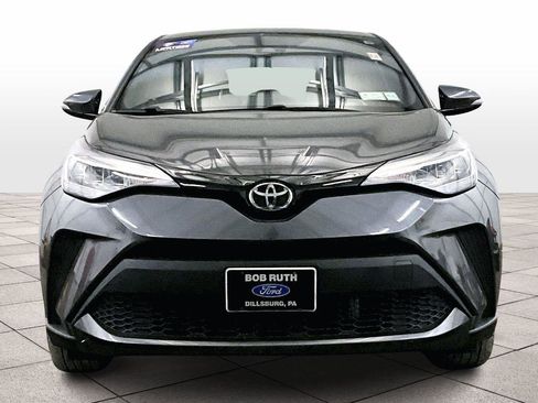 Used 2022 Toyota C-HR XLE image 3