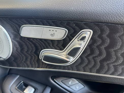 Used 2018 Mercedes-Benz GLC 350e 4MATIC image 24