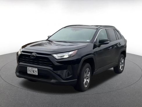Used 2025 Toyota RAV4 XLE image 4