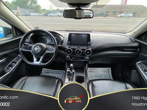 Used 2021 Nissan Sentra SR w/ SR Premium Package FWD image 4
