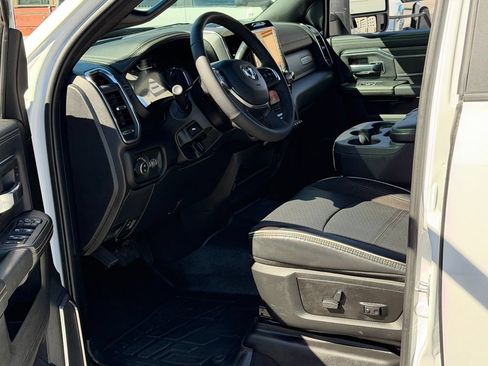 Used 2026 RAM 2500 Laramie AWD/4WD image 10