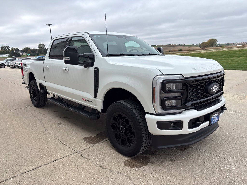 New 2027 Ford F350 Lariat w/ Black Appearance Package AWD/4WD image 3
