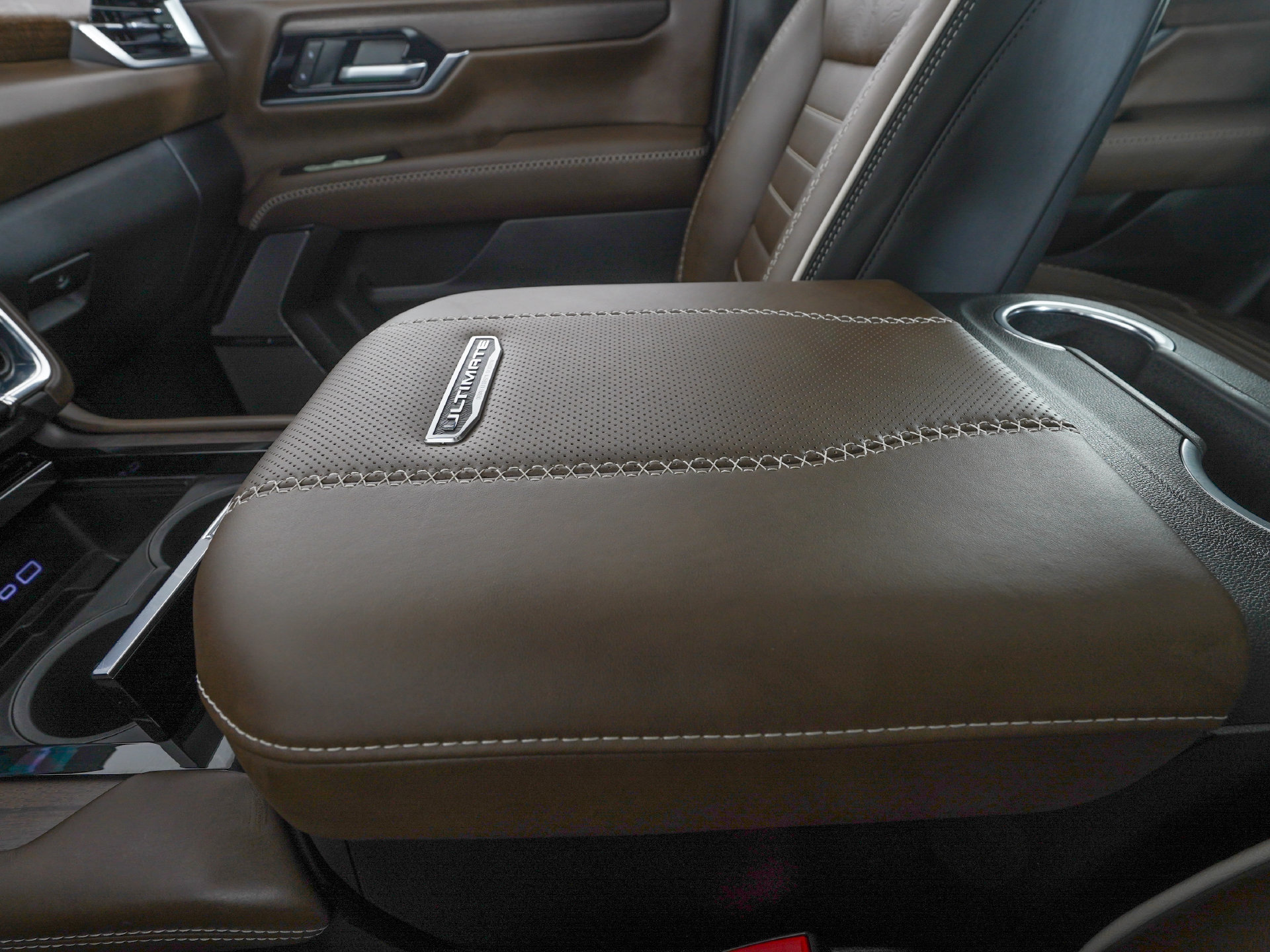 Used 2026 GMC Yukon Denali Ultimate w/ LPO, Floor Liner Package AWD/4WD image 33