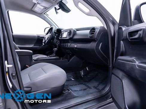 Used 2019 Toyota Tacoma SR image 44