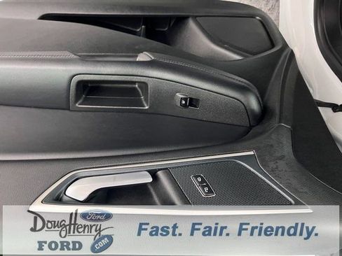 Used 2024 Ford Edge SEL image 36