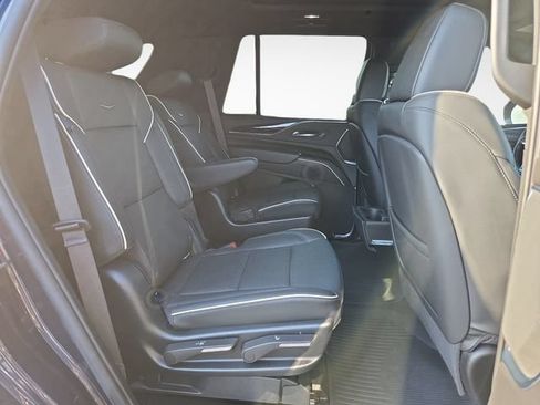 Used 2022 Cadillac Escalade Sport w/ Touring Package AWD/4WD image 41