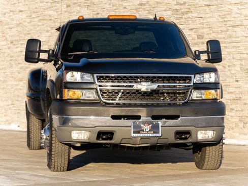 Used 2006 Chevrolet Silverado 3500 LT w/ Heavy-Duty Power Package image 20