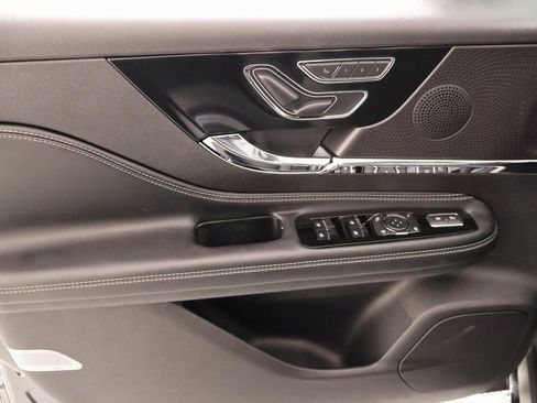 New 2026 Lincoln Corsair Premiere FWD image 16