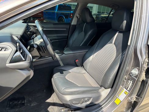 Used 2021 Toyota Camry SE FWD image 14