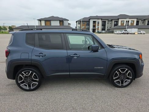 Used 2020 Jeep Renegade Latitude w/ Popular Equipment Group FWD image 14