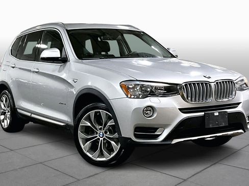 Used 2017 BMW X3 xDrive28i image 2