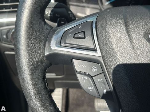 Used 2020 Ford Edge Titanium w/ Class II Trailer Tow Package AWD/4WD image 30