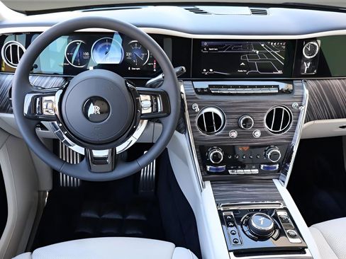 New 2026 Rolls-Royce Cullinan image 20