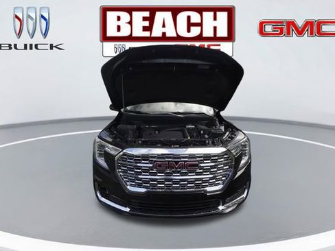 Used 2024 GMC Terrain Denali w/ Black Diamond Edition image 9