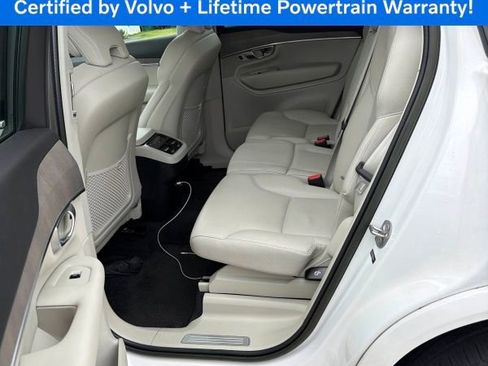 Used 2023 Volvo XC90 B5 Plus AWD/4WD image 8