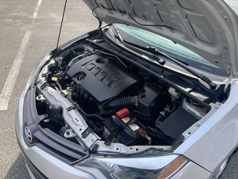 Used 2015 Toyota Corolla LE FWD image 15