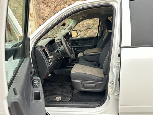 Used 2012 RAM 3500 ST w/ Chrome Appearance Group image 10