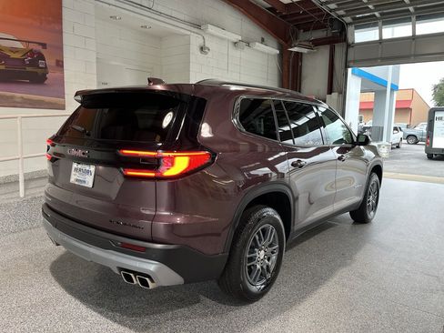 Used 2025 GMC Acadia Elevation image 11