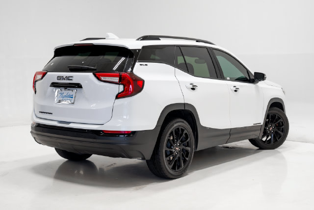 Used 2023 GMC Terrain SLE w/ Elevation Edition FWD image 31