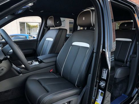 Certified 2023 Rolls-Royce Cullinan AWD/4WD image 27